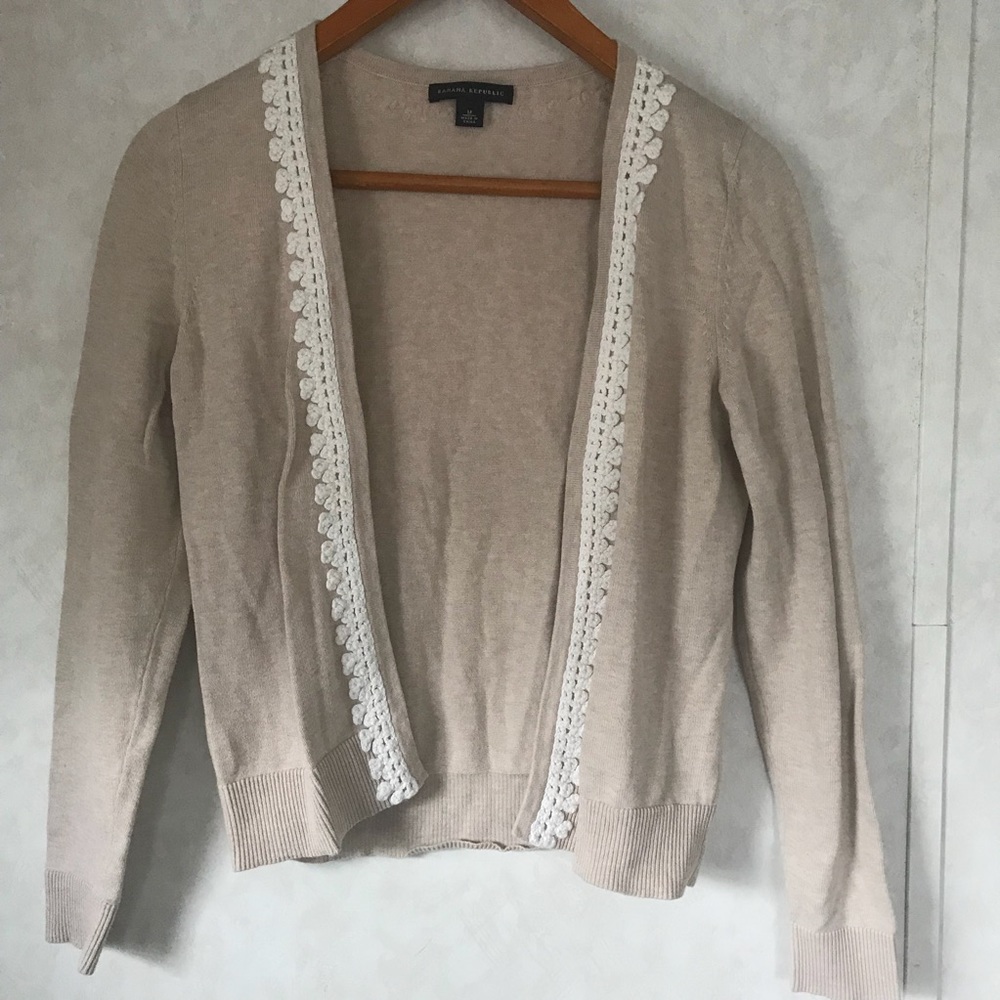 🎉 3 for $10 🎉 Banana Republic Cardigan